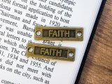 【ネコポスOK】　チャーム　FAITH （2個）