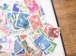 画像1: 【ネコポスOK】　外国使用済切手　スウェーデン　約100枚入り (1)