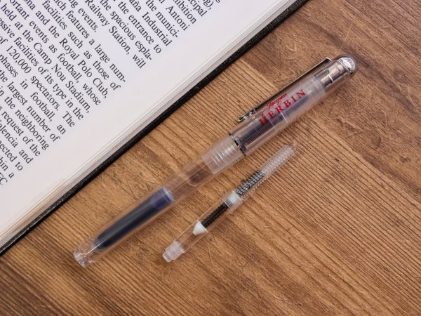 画像1: 【ネコポスOK】　J.HERBIN/エルバン　コンバーター付ローラーボールペン (1)