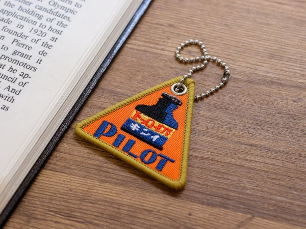 画像1: 【ネコポスOK】　Old Resta　刺繍キーホルダー　PILOT (1)
